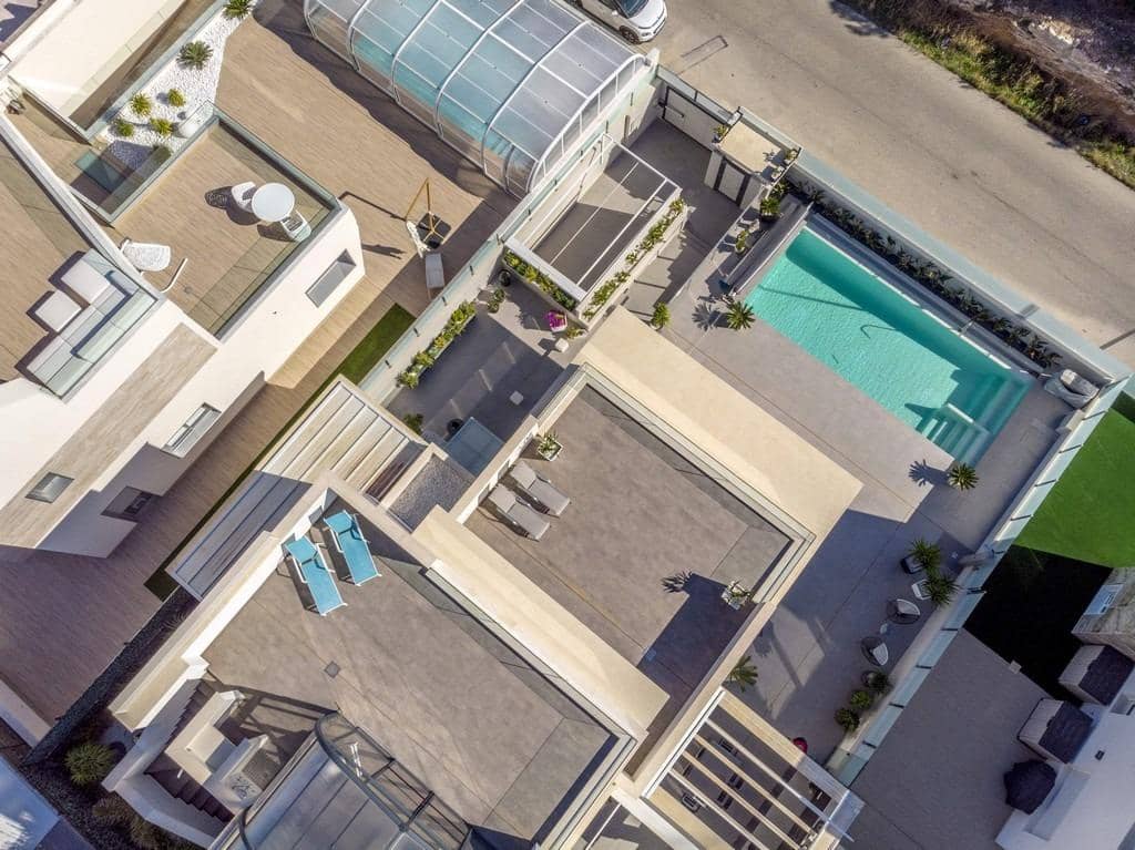 3 quarto Moradia para venda em Campoamor com piscina - 1 250 000 € (Ref: 9462972)