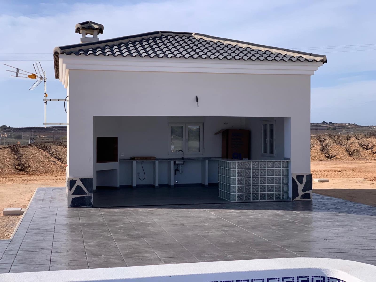 4 bedroom Villa for sale in Pinoso with pool garage - € 397,000 (Ref: 9463166)