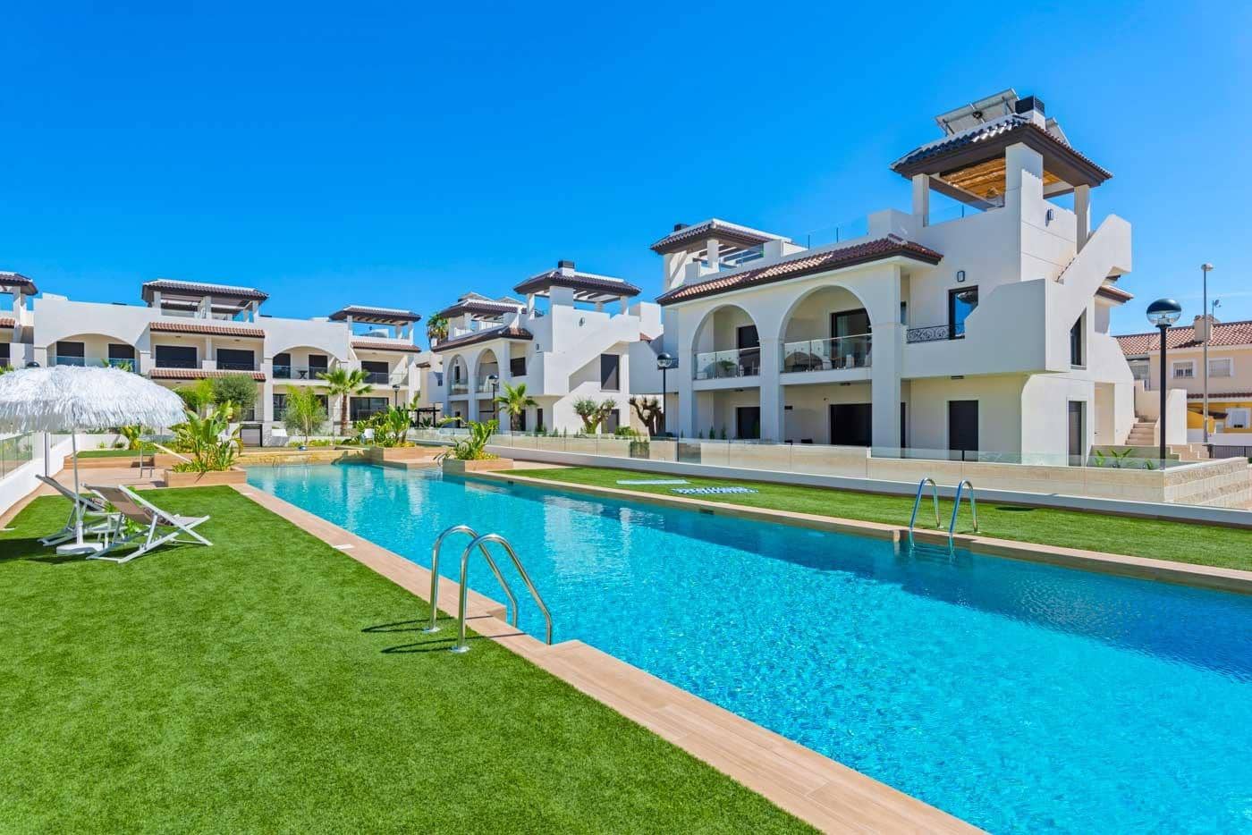 3 bedroom Bungalow for sale in Dona Pepa with pool garage - € 414,000 (Ref: 9463595)