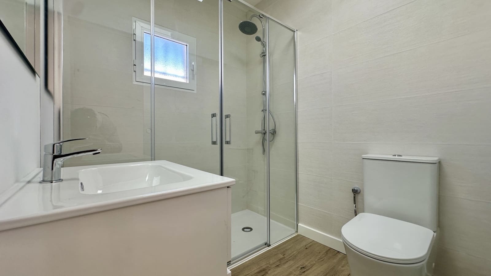 Casa de 2 habitaciones en Filipinas en venta - 199.000 € (Ref: 9463674)