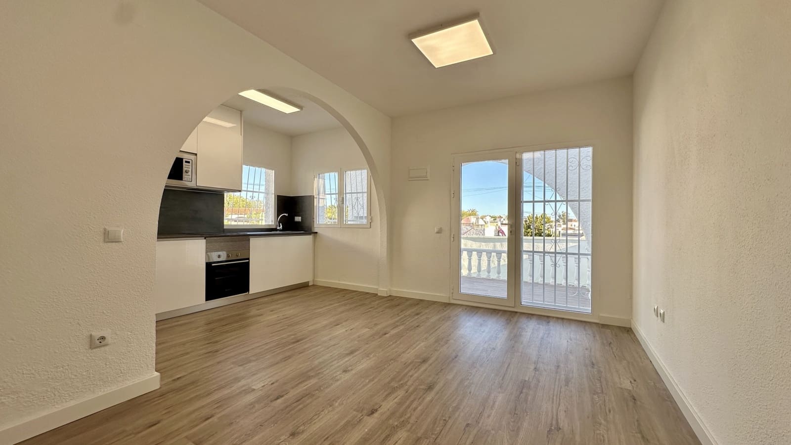 Casa de 2 habitaciones en Filipinas en venta - 199.000 € (Ref: 9463674)