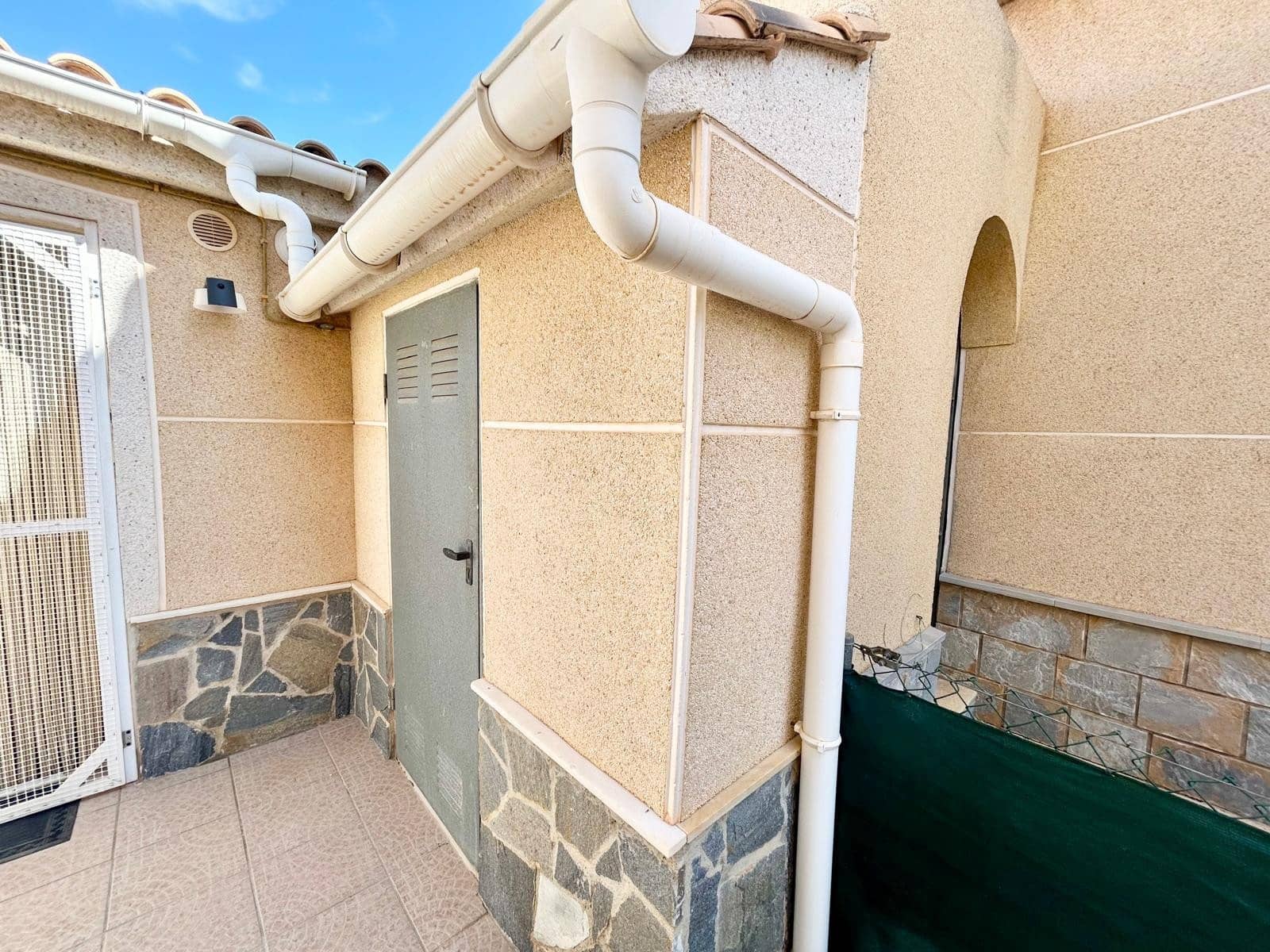 3 bedroom Villa for sale in La Siesta with pool garage - € 335,950 (Ref: 9463677)