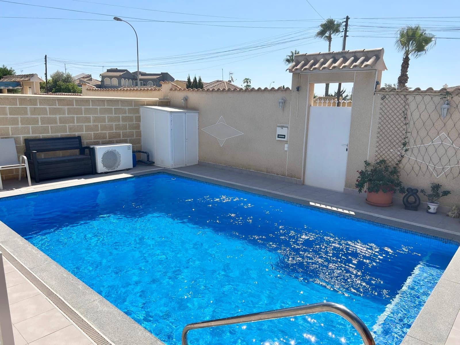 3 bedroom Villa for sale in La Siesta with pool garage - € 335,950 (Ref: 9463677)