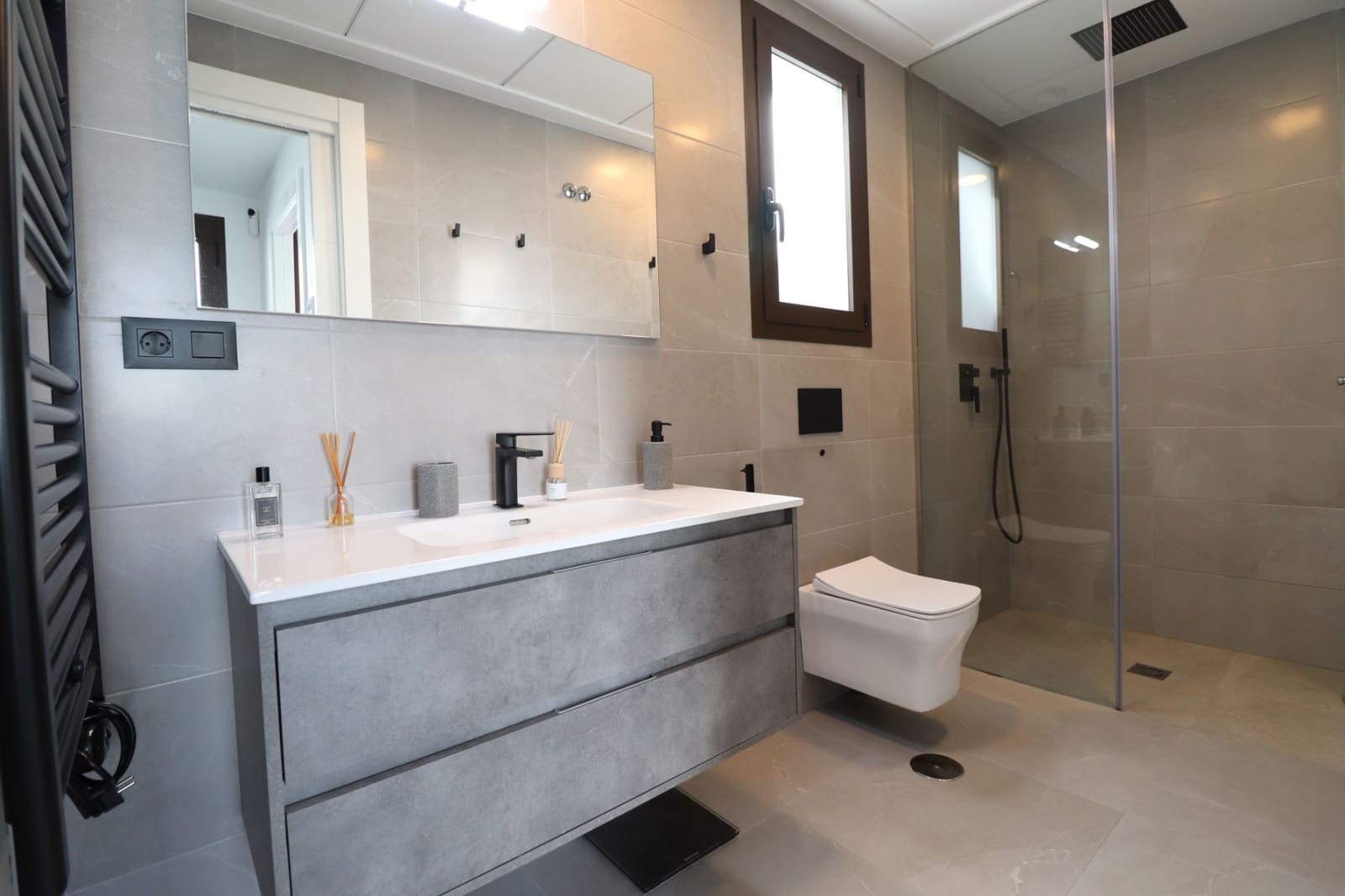 3 bedroom Townhouse for sale in Benijofar with pool garage - € 394,950 (Ref: 9463681)