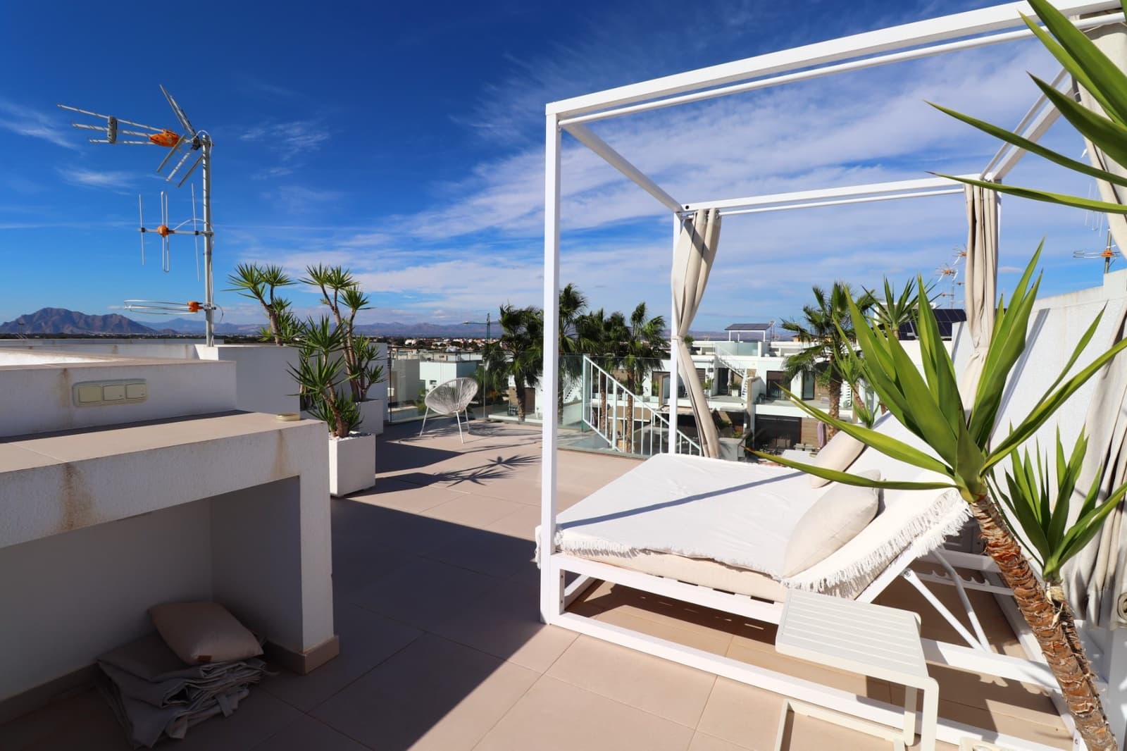 3 bedroom Townhouse for sale in Benijofar with pool garage - € 394,950 (Ref: 9463681)