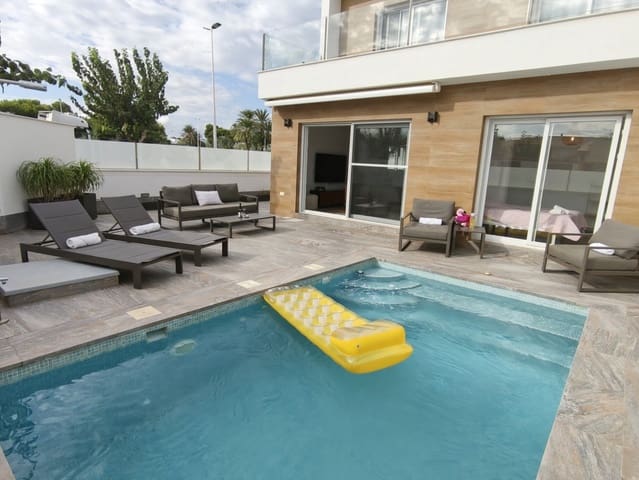 3 makuuhuone Huvila myytävänä paikassa San Pedro del Pinatar ciudad, San Pedro del Pinatar mukana uima-altaan 
autotalli - 412 000 € (Ref: 9463682)