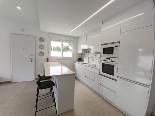 3 slaapkamer Villa te koop in San Pedro del Pinatar ciudad, San Pedro del Pinatar met zwembad garage - € 412.000 (Ref: 9463682)