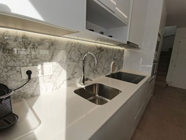 3 slaapkamer Villa te koop in San Pedro del Pinatar ciudad, San Pedro del Pinatar met zwembad garage - € 412.000 (Ref: 9463682)