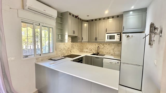 2 bedroom Townhouse for sale in El Moncayo - El Pòrtic, Guardamar del Segura - € 129,900 (Ref: 9463689)