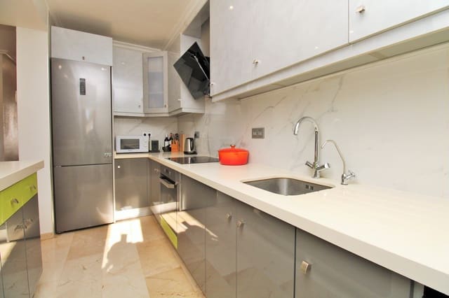 3 soveværelse Byhus til salg i Villamartin, Orihuela med swimmingpool - € 229.000 (Ref: 9463691)