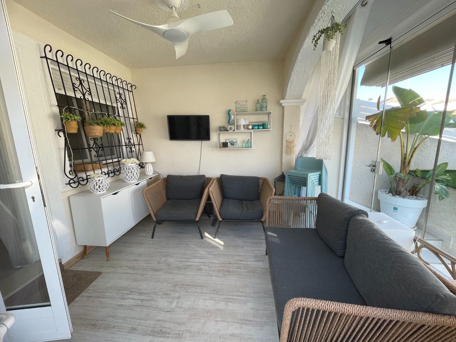 3 bedroom Townhouse for sale in Torre de la Horadada with pool - € 399,000 (Ref: 9463696)