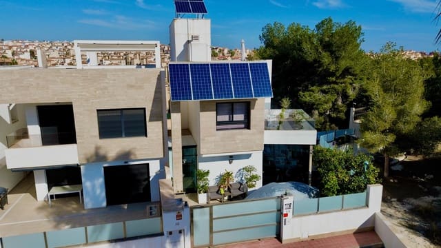 3 Zimmer Villa zu verkaufen in Villamartin, Orihuela mit Pool - 475.000 € (Ref: 9463699)