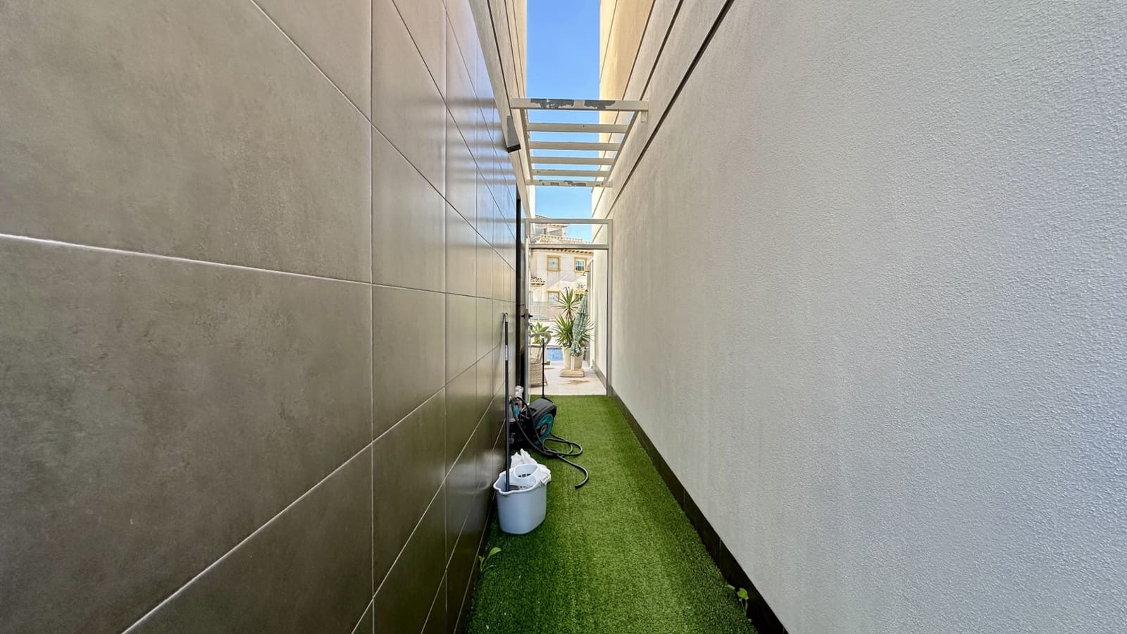 3 bedroom Villa for sale in Orihuela Costa with pool - € 389,000 (Ref: 9463703)