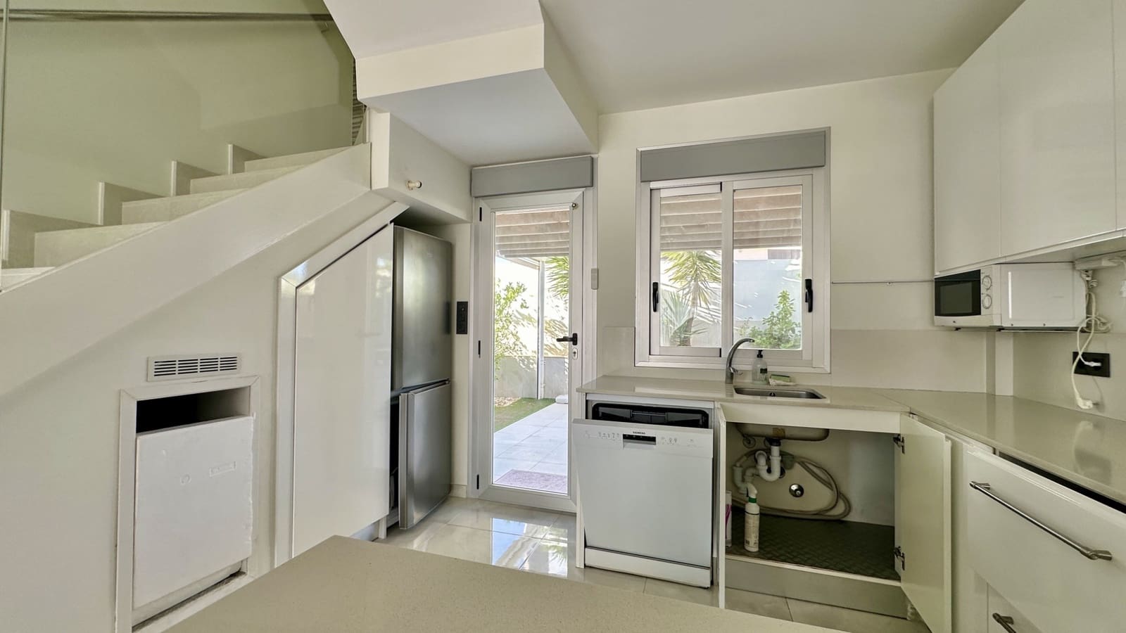 3 bedroom Villa for sale in Orihuela Costa with pool - € 389,000 (Ref: 9463703)