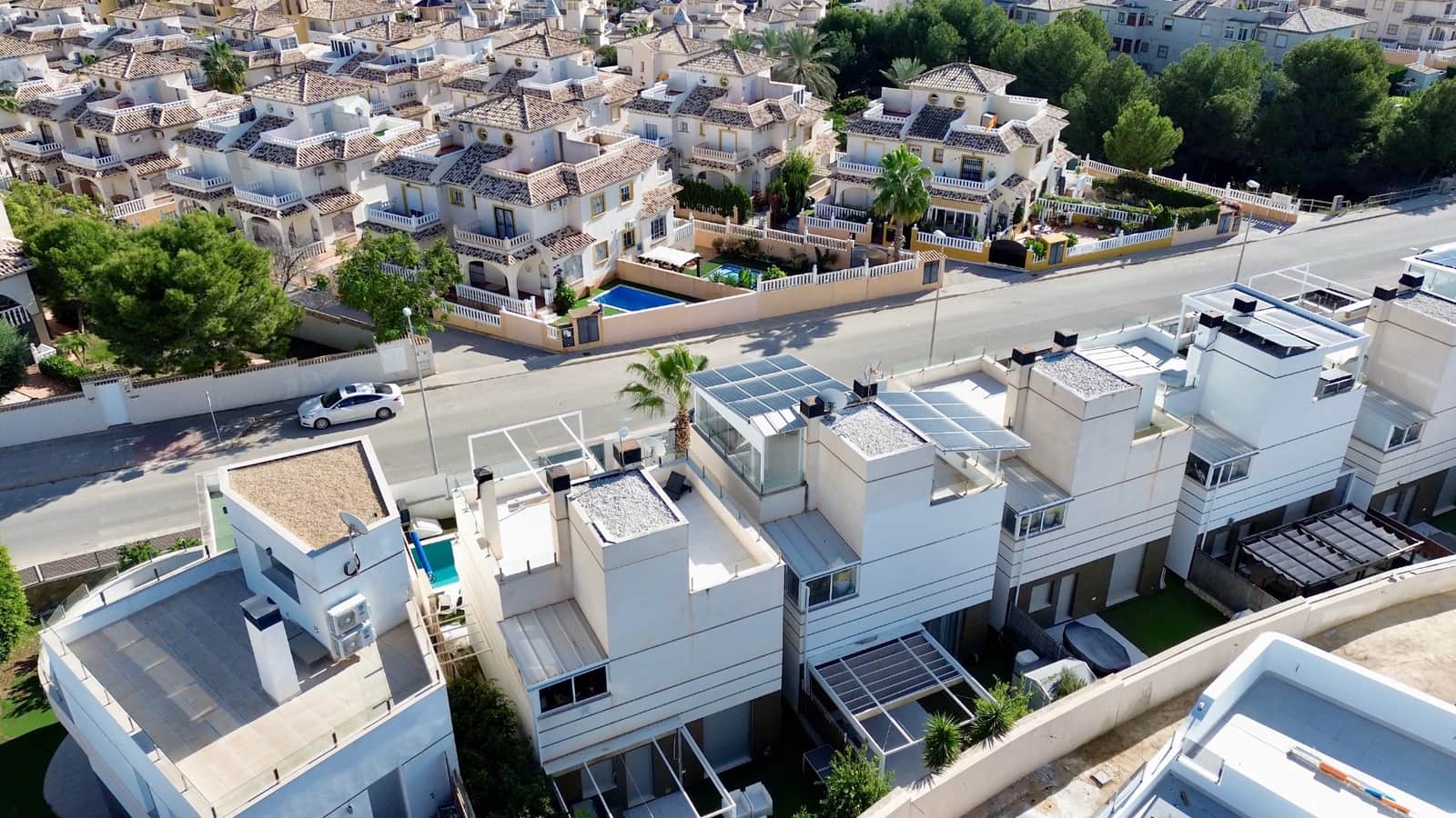 3 bedroom Villa for sale in Orihuela Costa with pool - € 389,000 (Ref: 9463703)