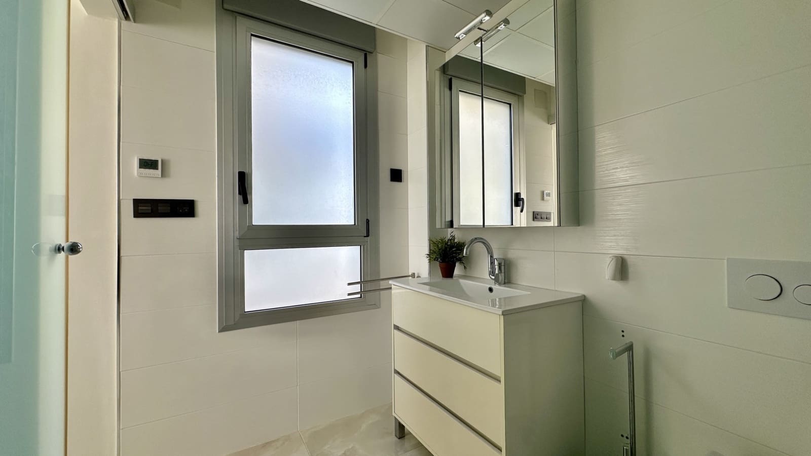 3 bedroom Villa for sale in Orihuela Costa with pool - € 389,000 (Ref: 9463703)