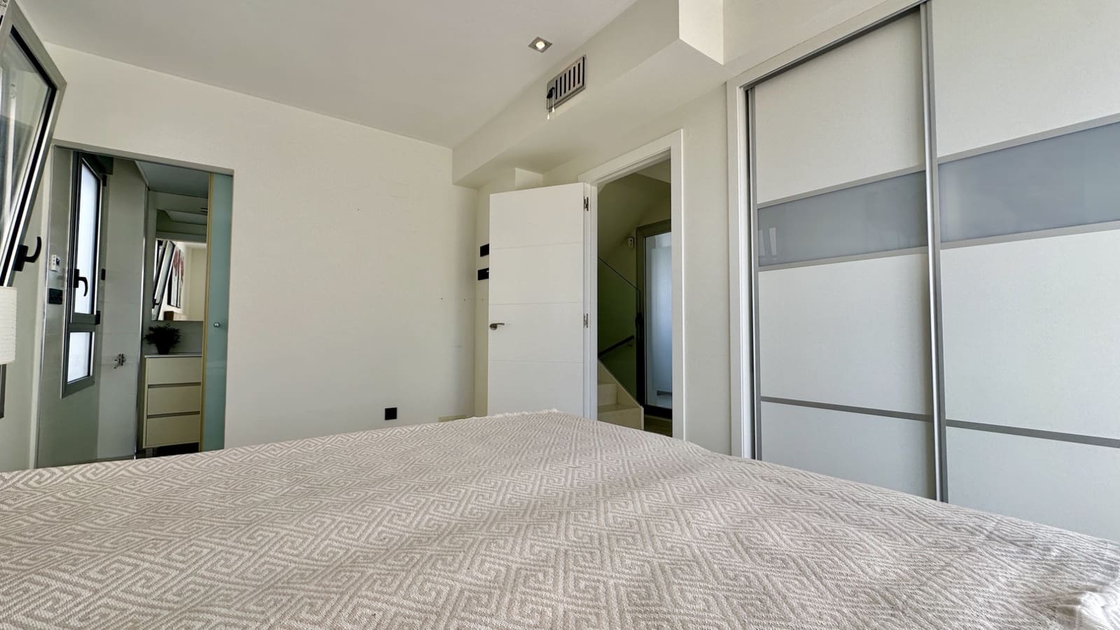 3 bedroom Villa for sale in Orihuela Costa with pool - € 389,000 (Ref: 9463703)