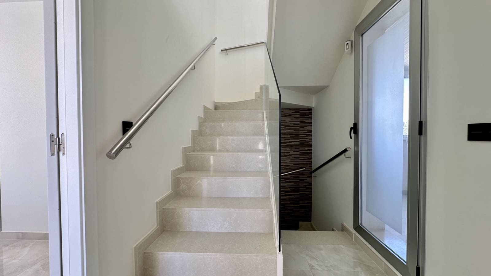 3 bedroom Villa for sale in Orihuela Costa with pool - € 389,000 (Ref: 9463703)