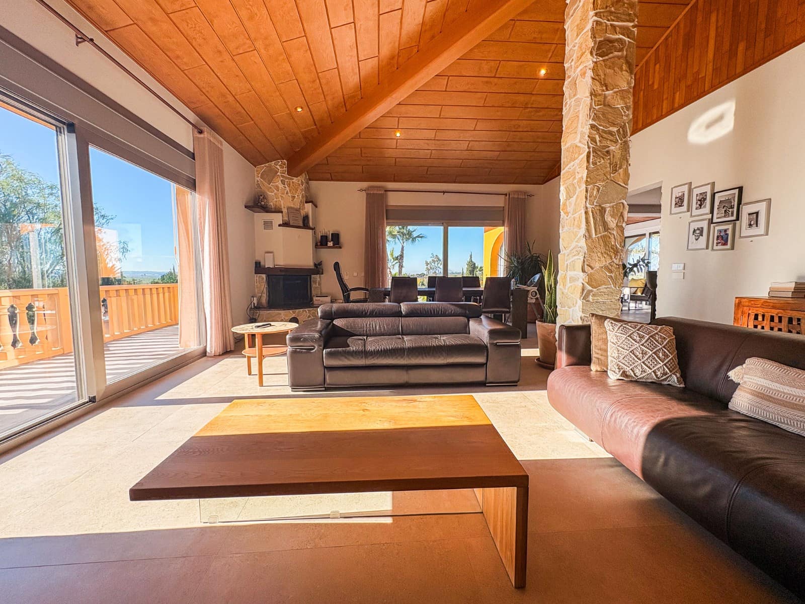 6 bedroom Villa for sale in Las Bayas with pool garage - € 825,000 (Ref: 9463714)