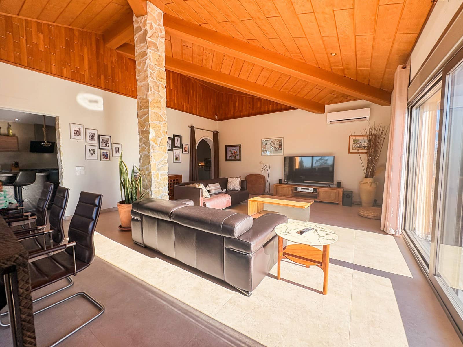 6 bedroom Villa for sale in Las Bayas with pool garage - € 825,000 (Ref: 9463714)