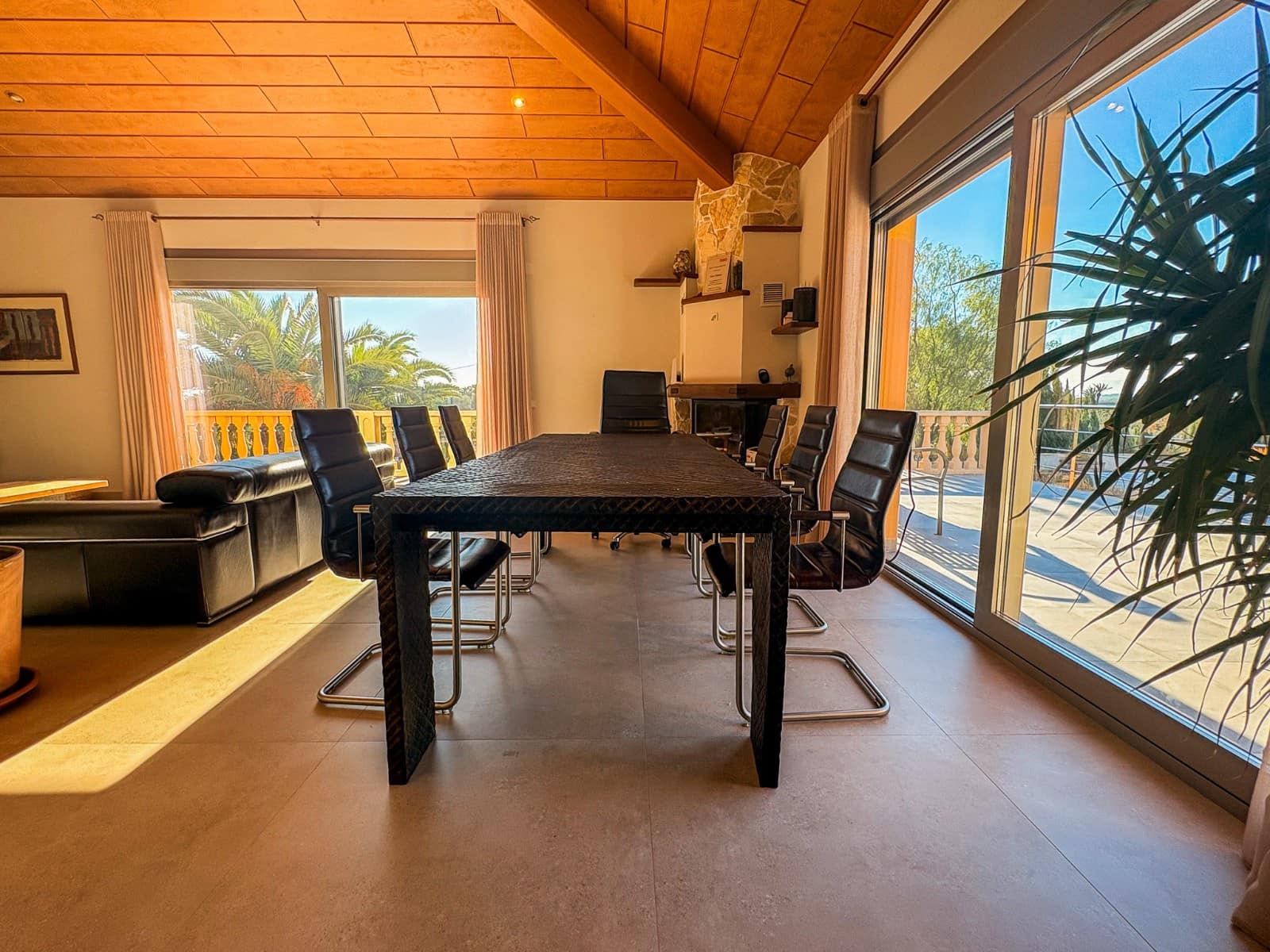 6 bedroom Villa for sale in Las Bayas with pool garage - € 825,000 (Ref: 9463714)