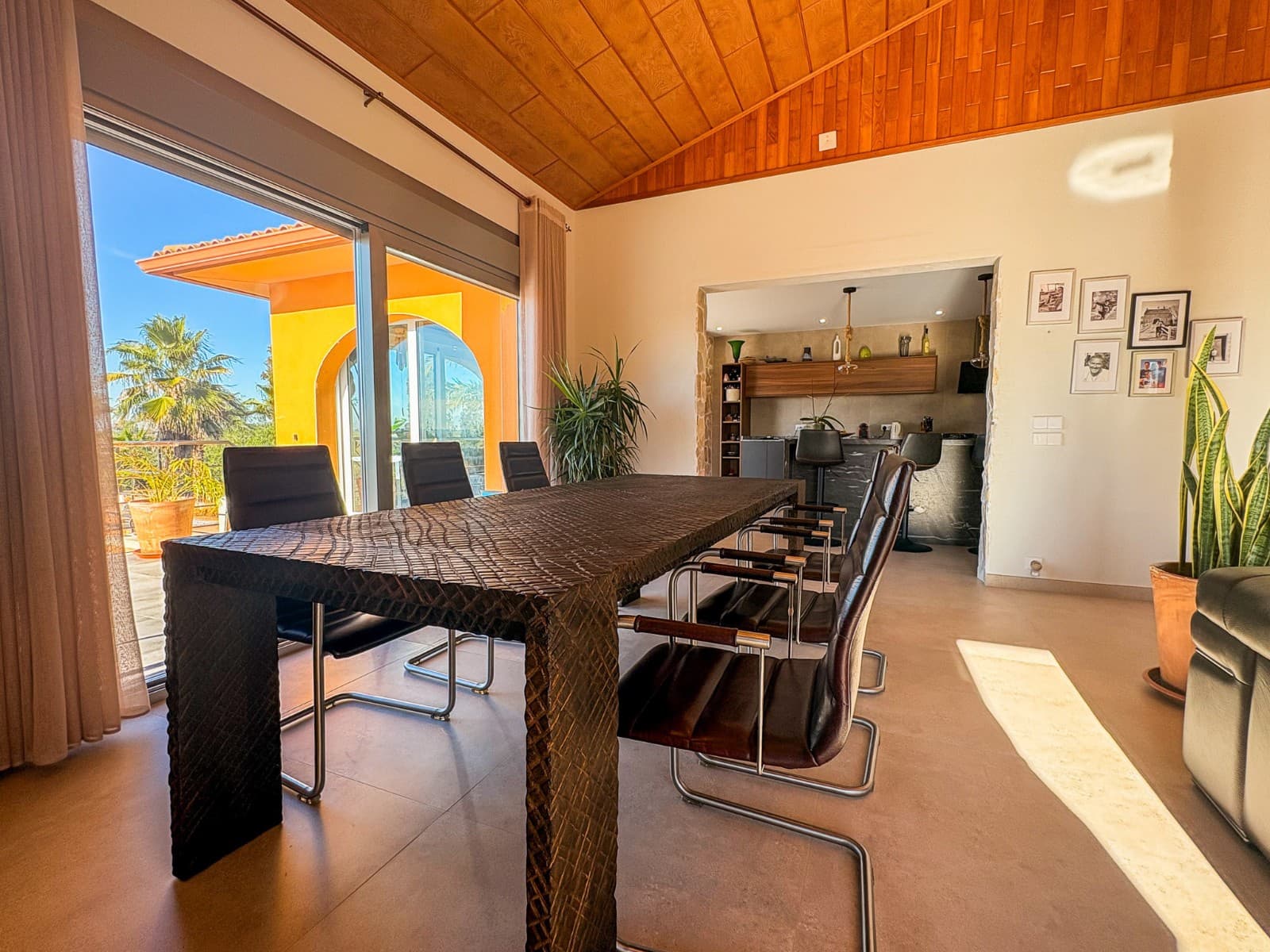 6 bedroom Villa for sale in Las Bayas with pool garage - € 825,000 (Ref: 9463714)