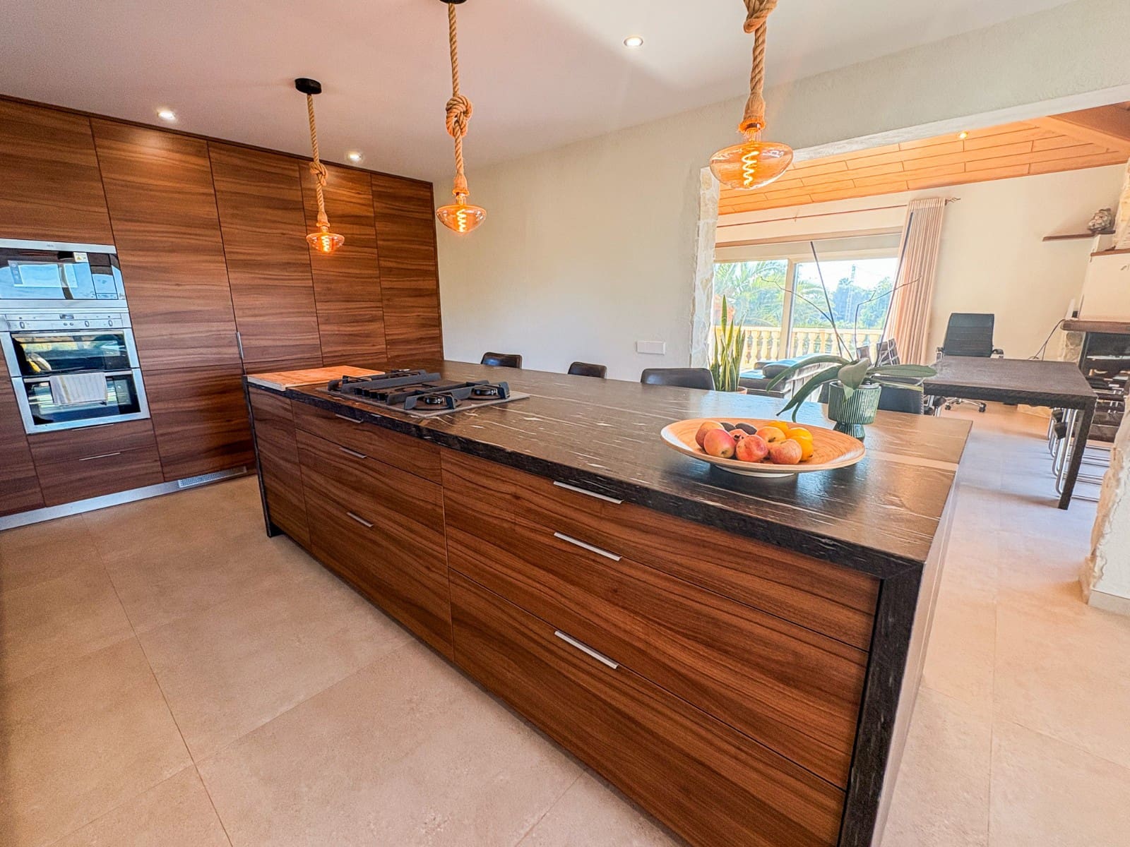 6 bedroom Villa for sale in Las Bayas with pool garage - € 825,000 (Ref: 9463714)