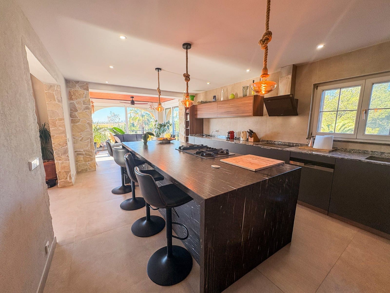 6 bedroom Villa for sale in Las Bayas with pool garage - € 825,000 (Ref: 9463714)