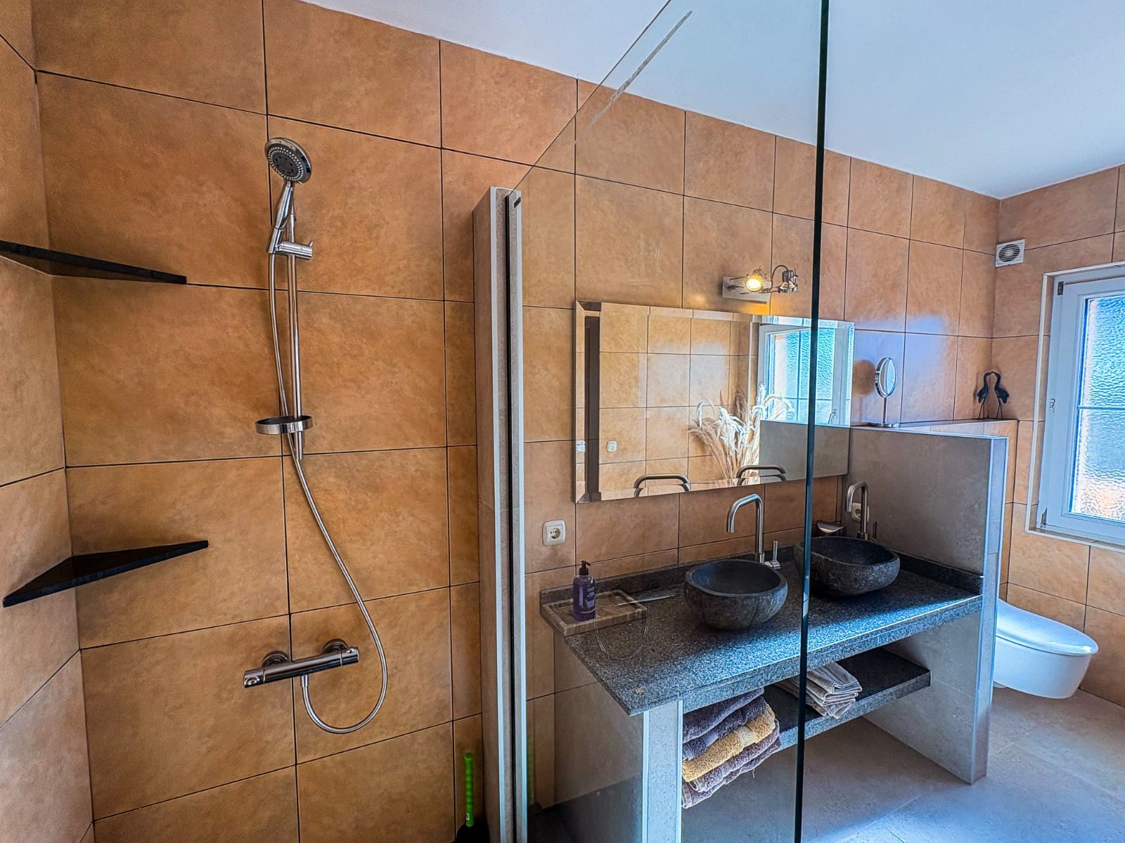 6 bedroom Villa for sale in Las Bayas with pool garage - € 825,000 (Ref: 9463714)