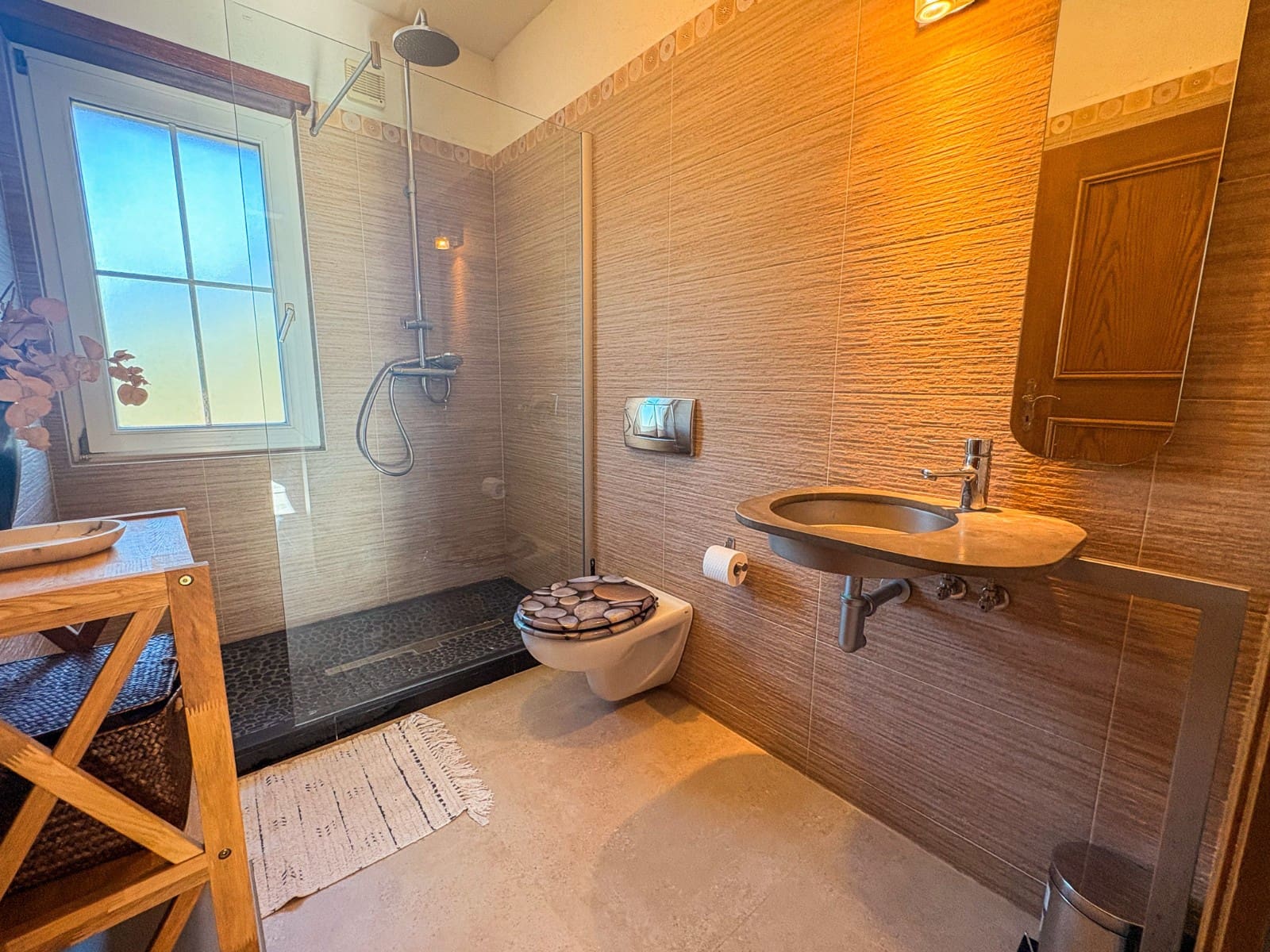 6 bedroom Villa for sale in Las Bayas with pool garage - € 825,000 (Ref: 9463714)