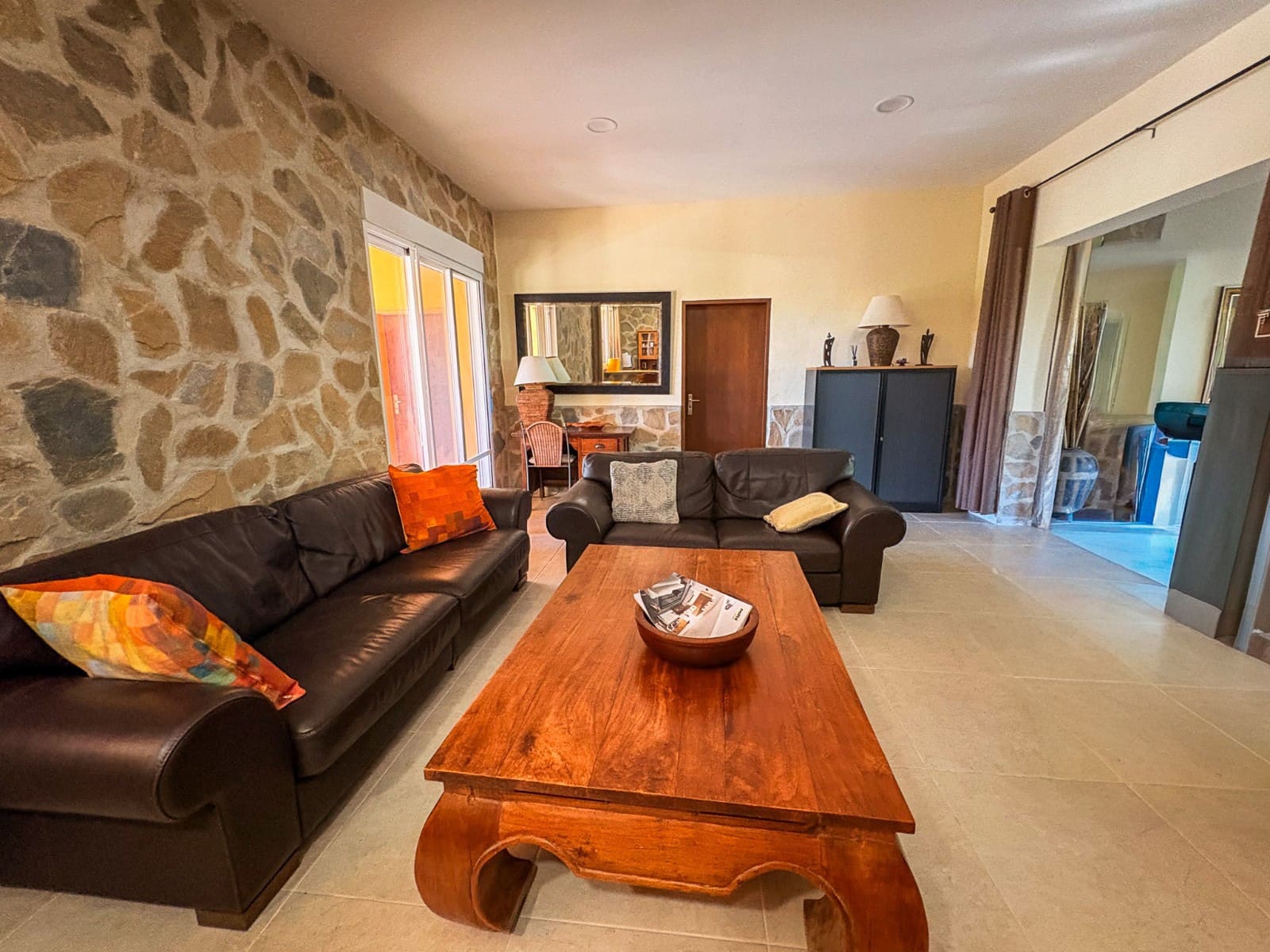 6 bedroom Villa for sale in Las Bayas with pool garage - € 825,000 (Ref: 9463714)