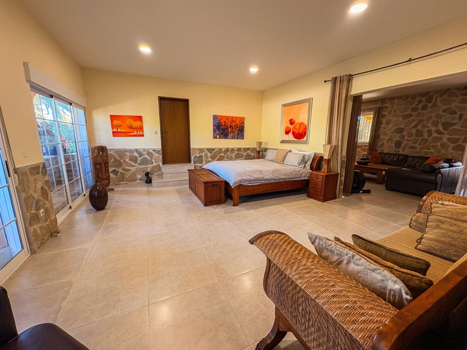 6 bedroom Villa for sale in Las Bayas with pool garage - € 825,000 (Ref: 9463714)