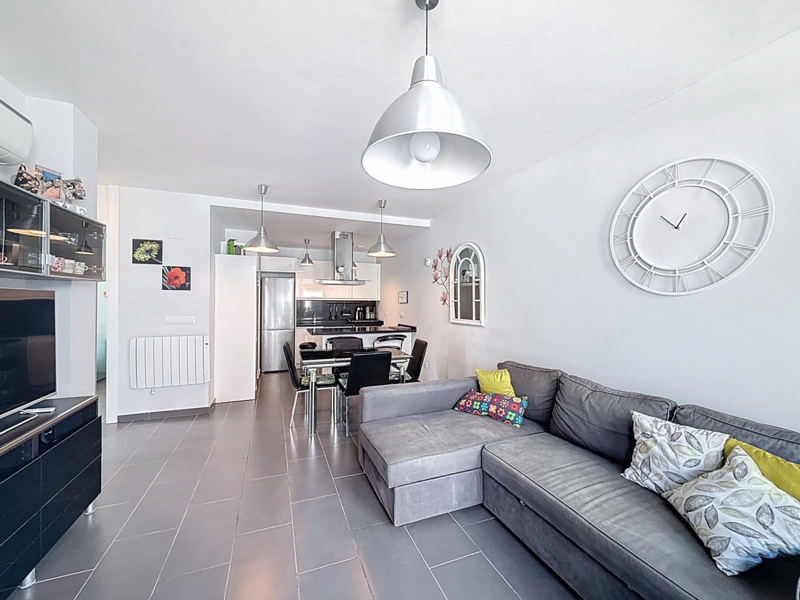 2 bedroom Villa for sale in Villamartin with pool garage - € 239,995 (Ref: 9463715)