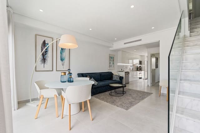 3 makuuhuone Omakotitalo myytävänä paikassa El Chaparral - La Siesta - La Torreta, Torrevieja mukana uima-altaan - 315 000 € (Ref: 9463717)