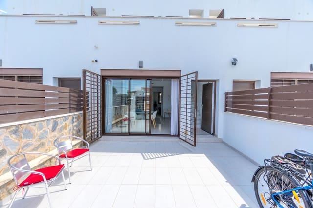 3 makuuhuone Omakotitalo myytävänä paikassa El Chaparral - La Siesta - La Torreta, Torrevieja mukana uima-altaan - 315 000 € (Ref: 9463717)