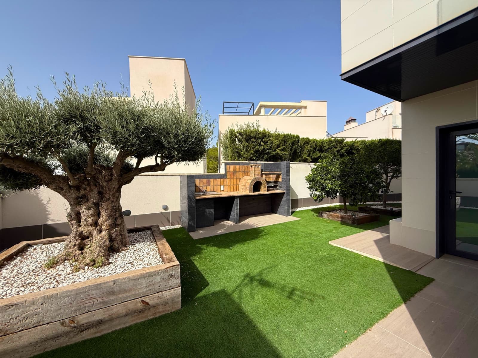 Chalet de 5 habitaciones en San Miguel de Salinas en venta con piscina garaje - 849.000 € (Ref: 9463719)