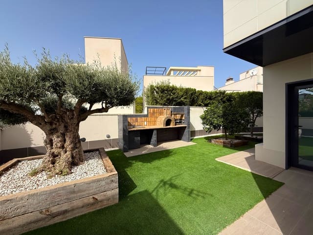 5 slaapkamer Villa te koop in San Miguel de Salinas met zwembad garage - € 849.000 (Ref: 9463719)