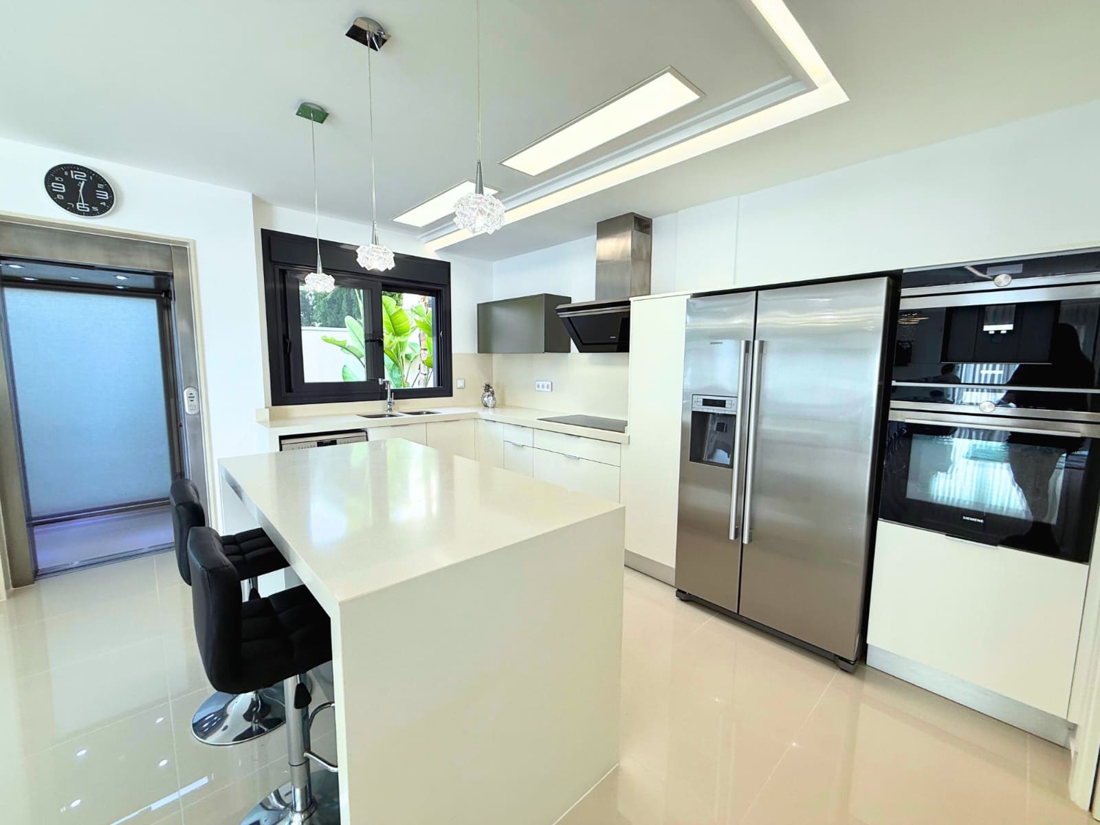 Chalet de 5 habitaciones en San Miguel de Salinas en venta con piscina garaje - 849.000 € (Ref: 9463719)