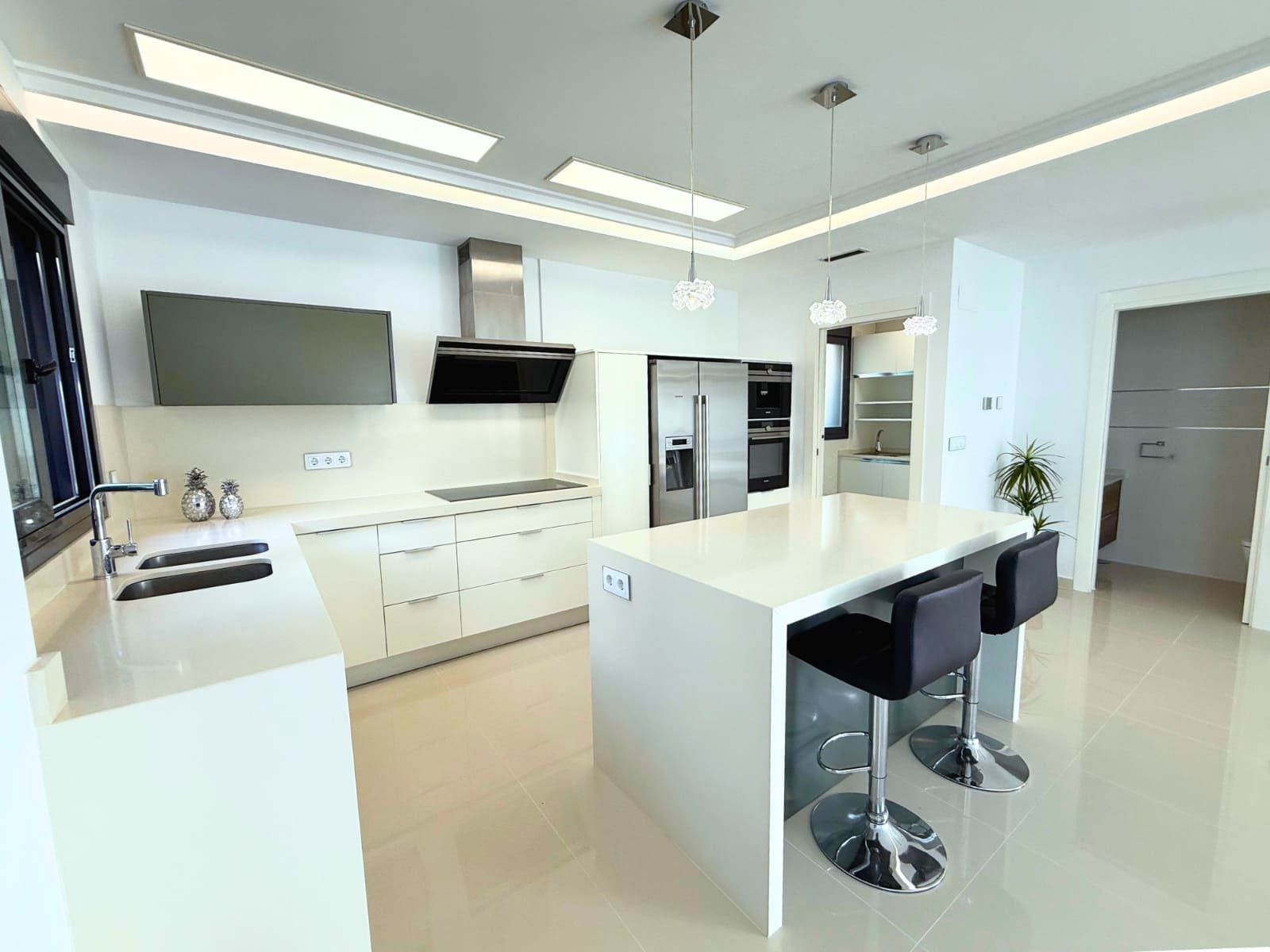 Chalet de 5 habitaciones en San Miguel de Salinas en venta con piscina garaje - 849.000 € (Ref: 9463719)