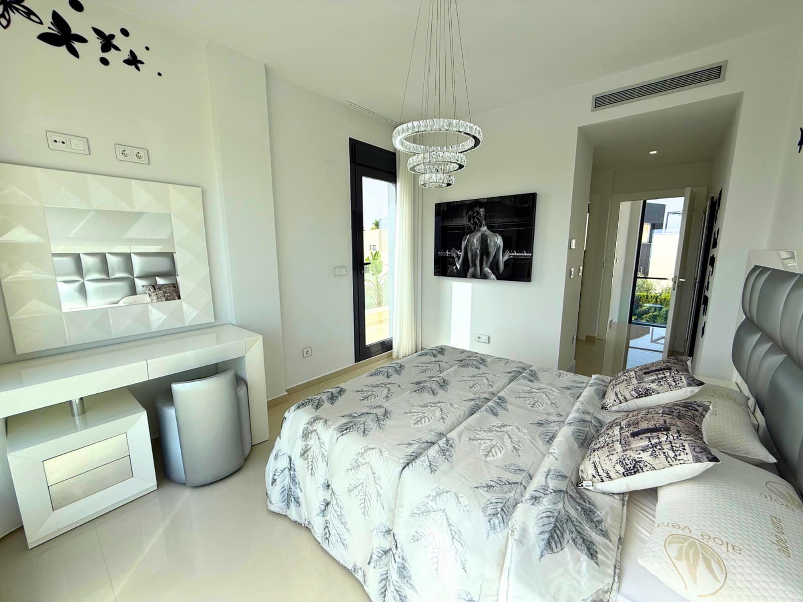 Chalet de 5 habitaciones en San Miguel de Salinas en venta con piscina garaje - 849.000 € (Ref: 9463719)