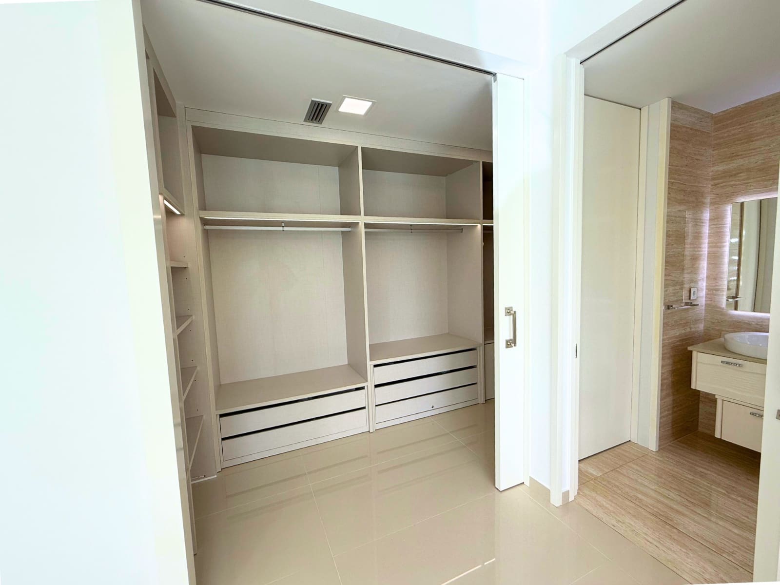 Chalet de 5 habitaciones en San Miguel de Salinas en venta con piscina garaje - 849.000 € (Ref: 9463719)