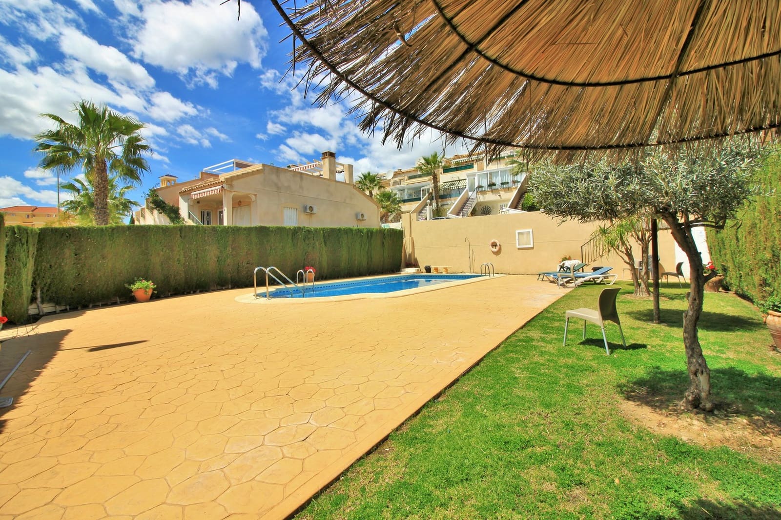 3 bedroom Townhouse for sale in Villamartin with pool - € 249,990 (Ref: 9463721)