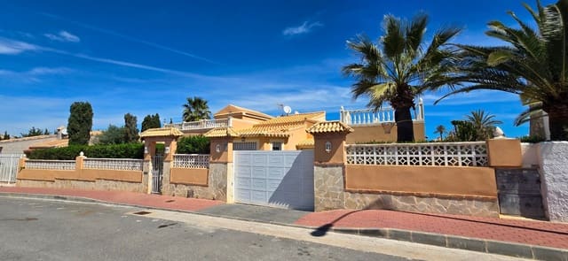 5 soveværelse Villa til salg i El Chaparral, Torrevieja med swimmingpool garage - € 595.000 (Ref: 9463722)