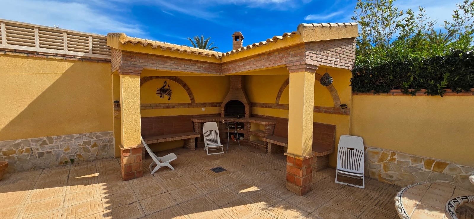 5 bedroom Villa for sale in El Chaparral with pool garage - € 595,000 (Ref: 9463722)
