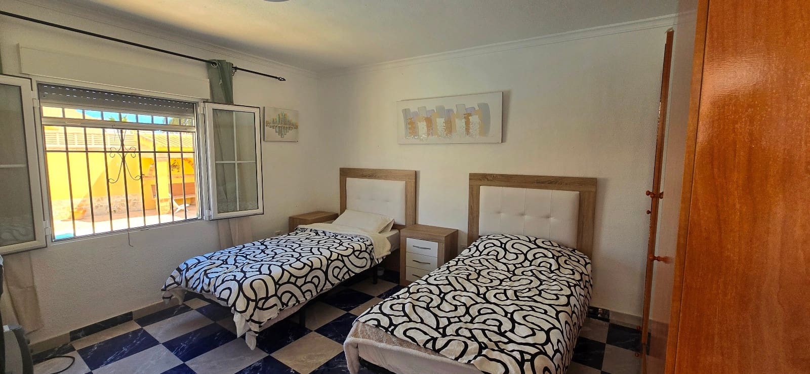 5 bedroom Villa for sale in El Chaparral with pool garage - € 595,000 (Ref: 9463722)