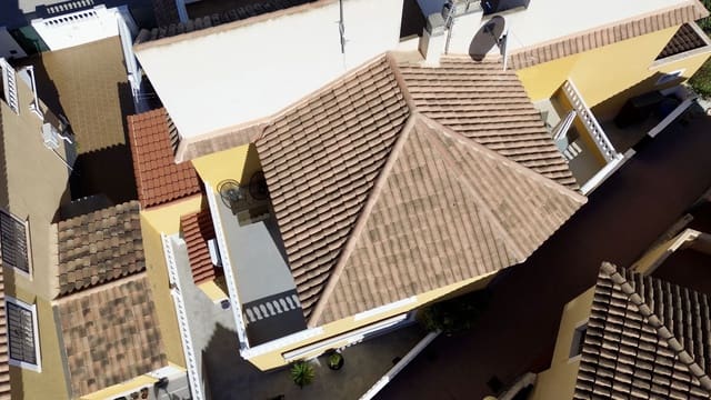 Casa de 3 habitaciones en La Florida, Orihuela en venta con piscina - 295.000 € (Ref: 9463723)