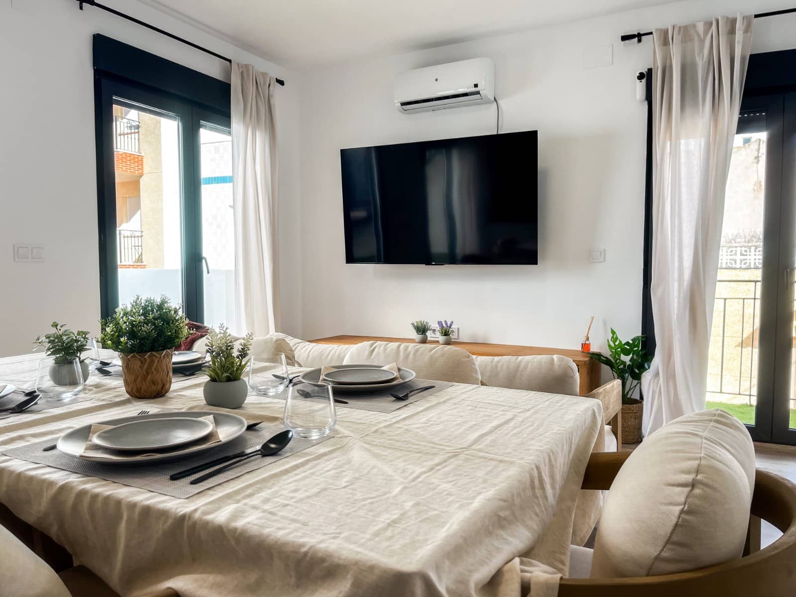 4 bedroom Townhouse for sale in Los Alcazares with garage - € 320,000 (Ref: 9463724)