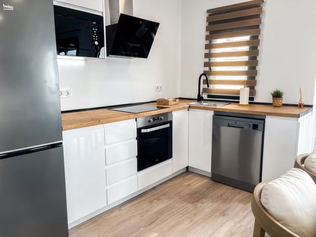 4 sypialnia Dom na sprzedaż w Centro, Los Alcázares z garażem - 320 000 € (Ref: 9463724)