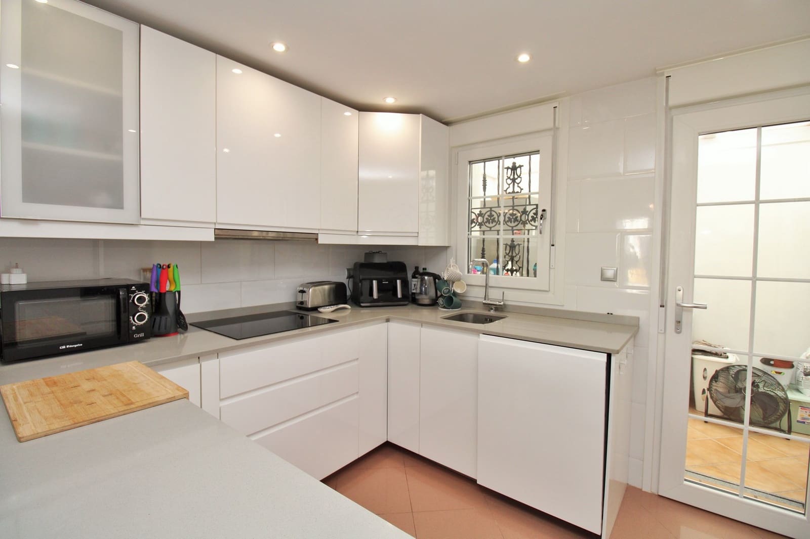 3 quarto Moradia para venda em Villamartin com piscina - 375 000 € (Ref: 9463728)