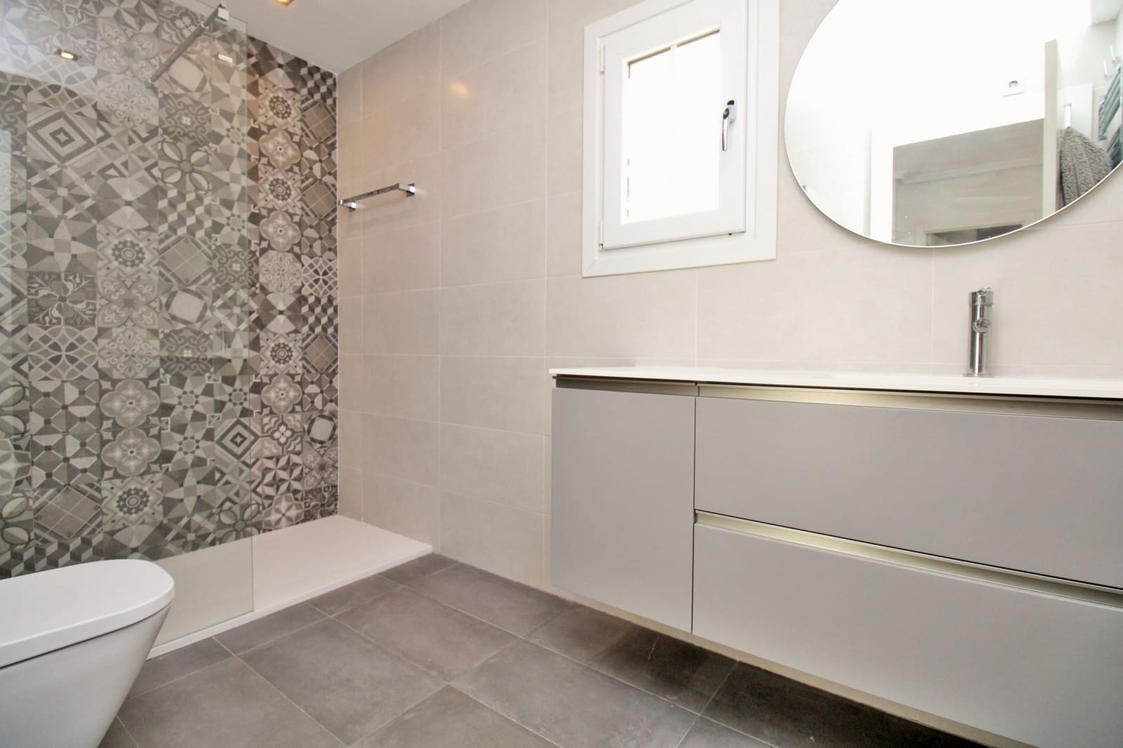 3 quarto Moradia para venda em Villamartin com piscina - 375 000 € (Ref: 9463728)